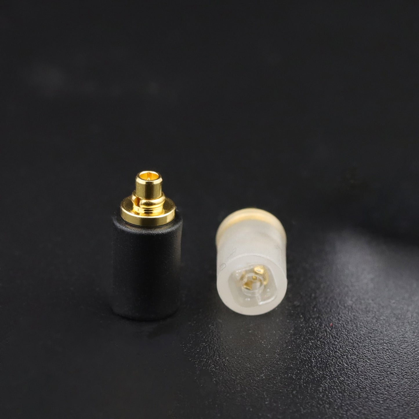 cooyin IPX(リケーブル側) to IE300イヤホン側) アダプター コネクター スライダー 金メッキプラグ 統合成形技術 音質劣化なし簡潔 精緻 線材テスト作業用 ミニタイプ SENNHEISER IE300 / IE600 / IE900 AKG N5005 N30 N40に対応
